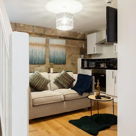 Апартаменти Cute Duplex In Leeds *