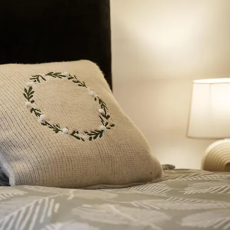 Cute Duplex In Leeds *